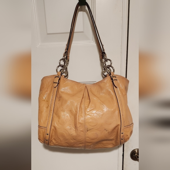 Coach Patent Leather Maggie Large Shoulder Bag Beige 15" X 10.5" X 10" - Picture 6 of 17